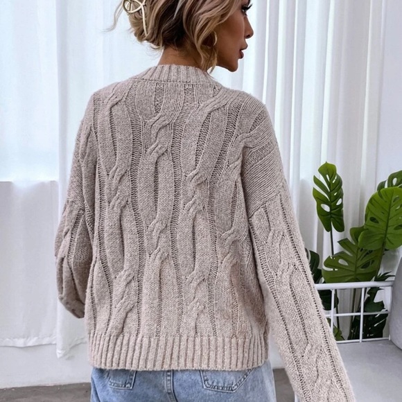 Cable knit oversized knit sweater cream - Picture 3 of 3